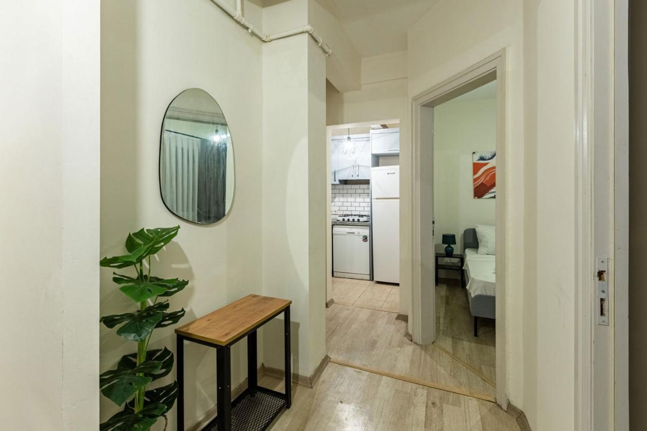 Modern Flat 5-Min Walk To Taksim Square In Beyoglu Apartment Истанбул Екстериор снимка